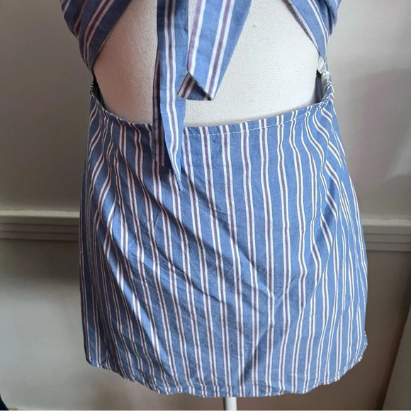 Superdown • Diya Blue White Striped Off Shoulder Dress - Picture 7 of 10